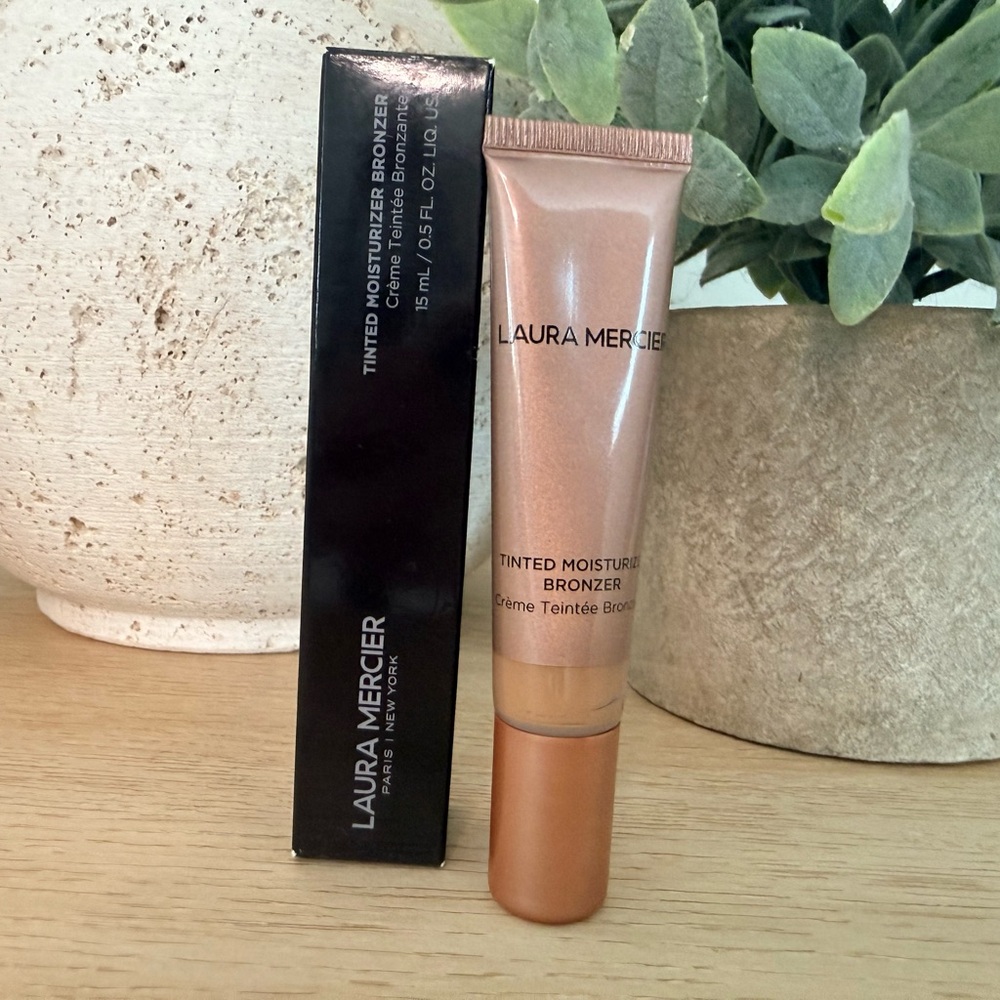 Laura Mercier Tinted Moisturizer Bronzer – Shade 03 Sunbeam – New in Box